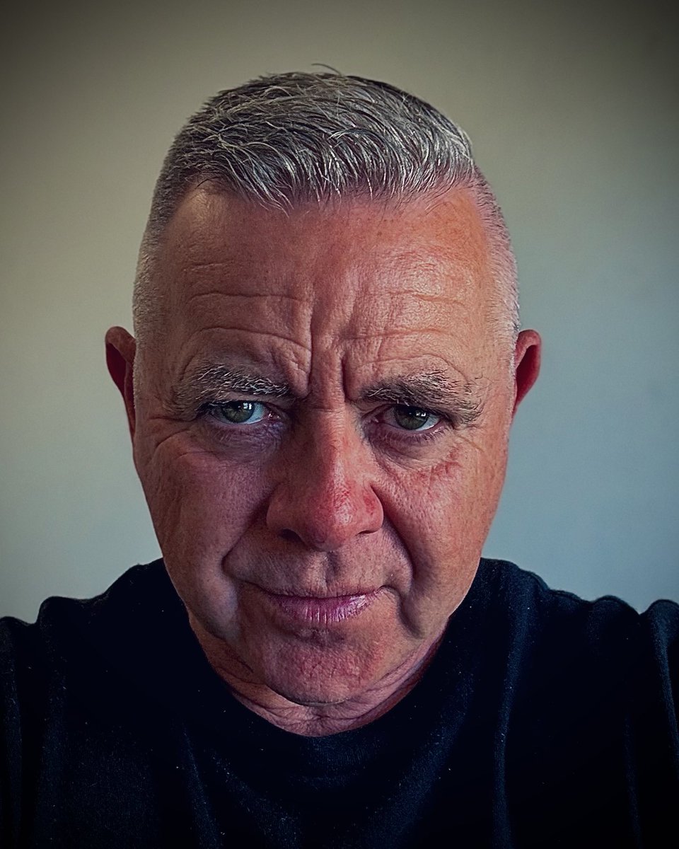 AledHall's tweet photo. Wedi bod i weld Sweeney Todd heddi i cal gwared y mwng โna odd gyda fiโ๏ธ๐
Been to visit Sweeney Todd today to get rid of my wavesโ๏ธ๐
#shortbackandsides
ready for the summer๐๐ https://t.co/BsDbmW0Kve