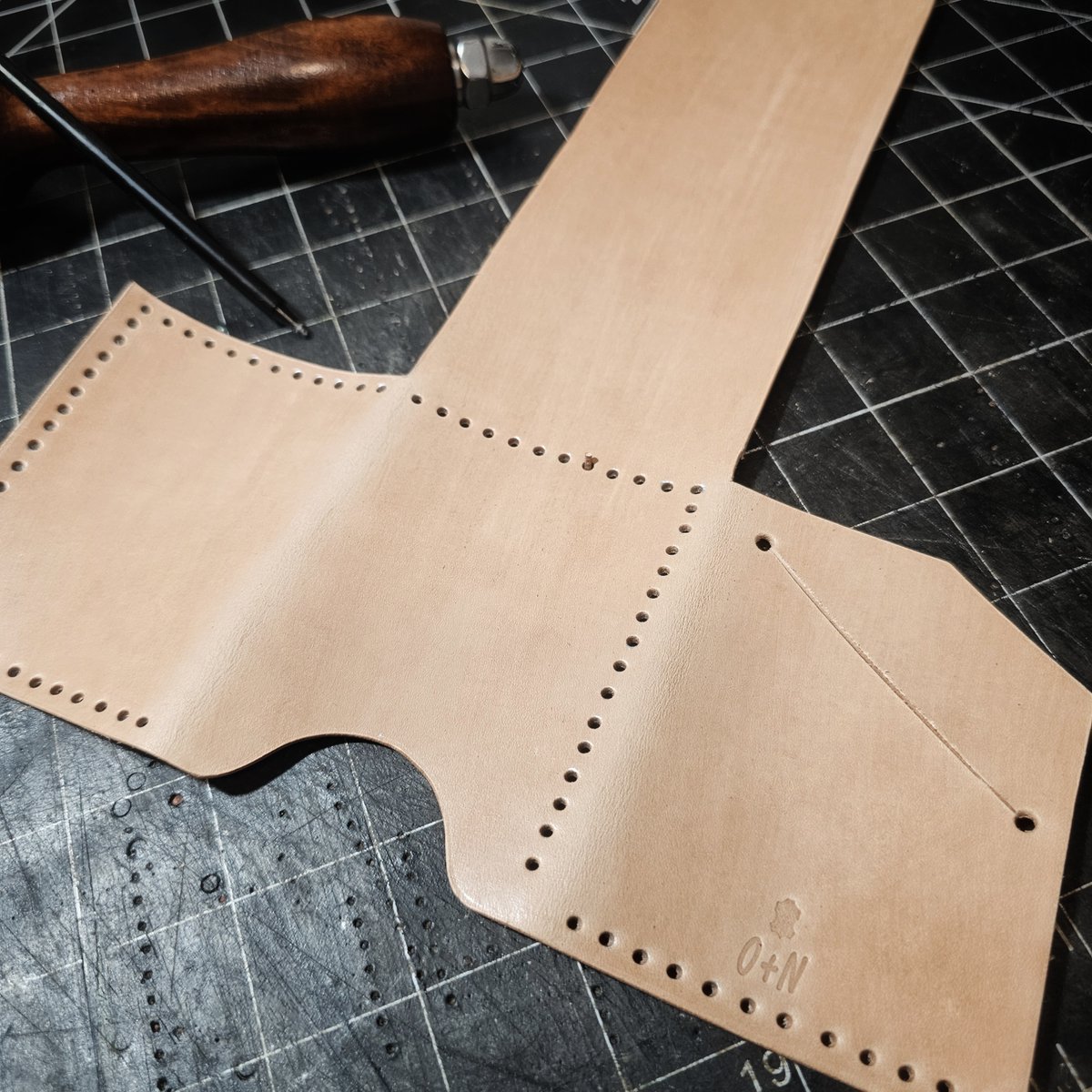 Oplusnleather's tweet photo. Cut. Marked. Ready for stitching. 🧵🪡

#handmadeleather #canadianmade https://t.co/hg92unkEpQ