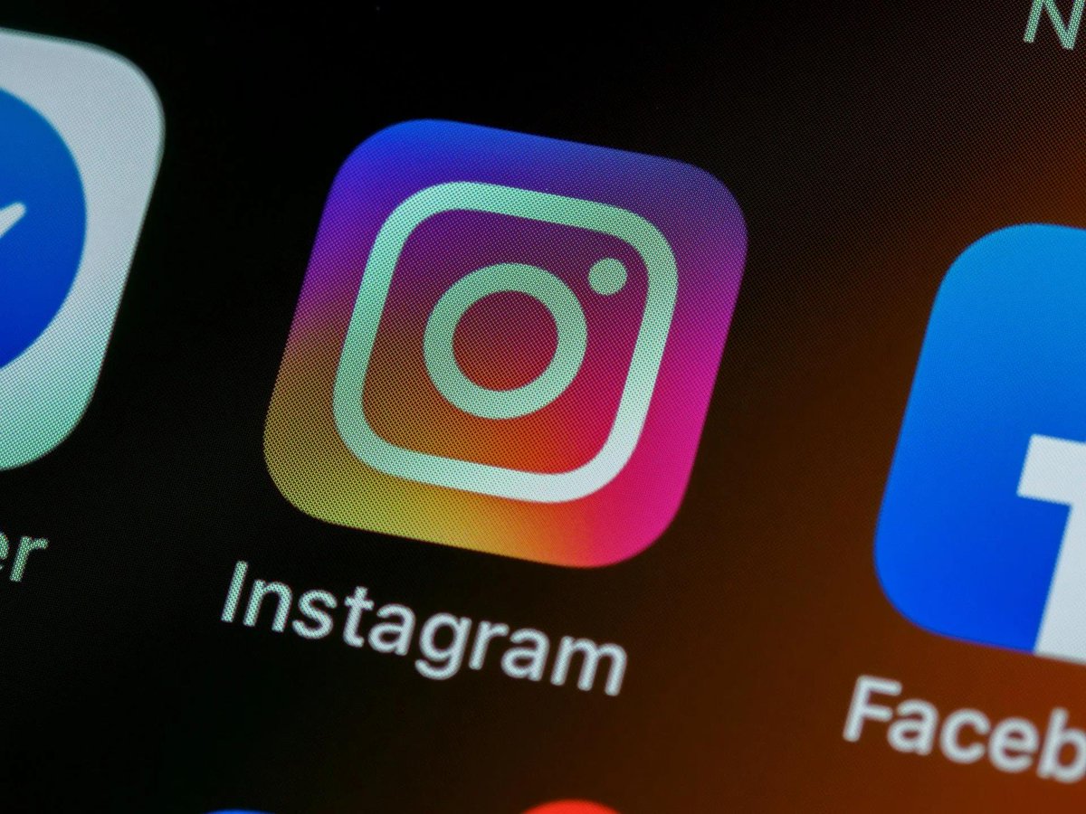 Tabtelescop's tweet photo. Instagram’dan içerik kopyalayan hesaplara sert önlem.

Instagram, başkalarına ait içerikleri yeniden paylaşan hesaplara yönelik kısıtlamayı genişletti. Orijinal olmayan gönderiler artık öneri sisteminde yer almayacak. https://t.co/TGX8Cgn47o