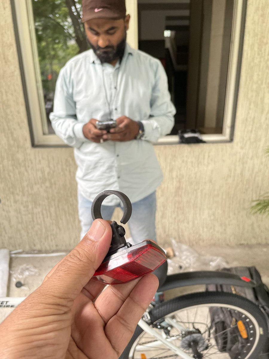 Kamal_Digarse's tweet photo. @flipkartsupport What resolution? Did you send broken product? Did you reinstall cycle? https://t.co/C78fEbxObZ