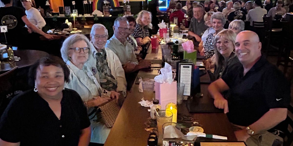 RotaryOPSunrise's tweet photo. Rotary Social at Callahan’s, good turnout, good energy, and great fellowship! https://t.co/nK485tpnQn