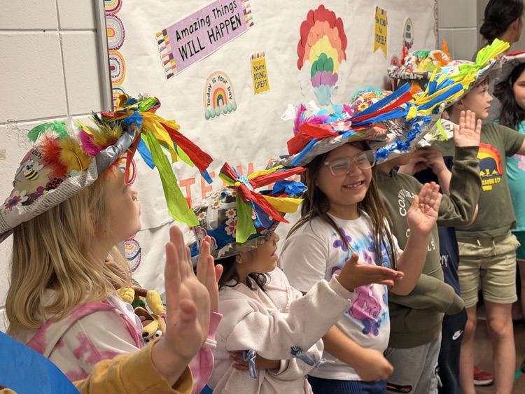 CampTaylorES's tweet photo. CTES getting in the Derby Spirit today! @CampTaylorES @JCPSZone2 https://t.co/i2CP7SNP5V