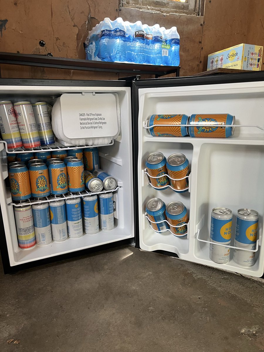 Ron_Mexico22's tweet photo. Safe to say we shouldn’t be running out anytime soon #GradSZN #Reup https://t.co/JKvBXuArBy