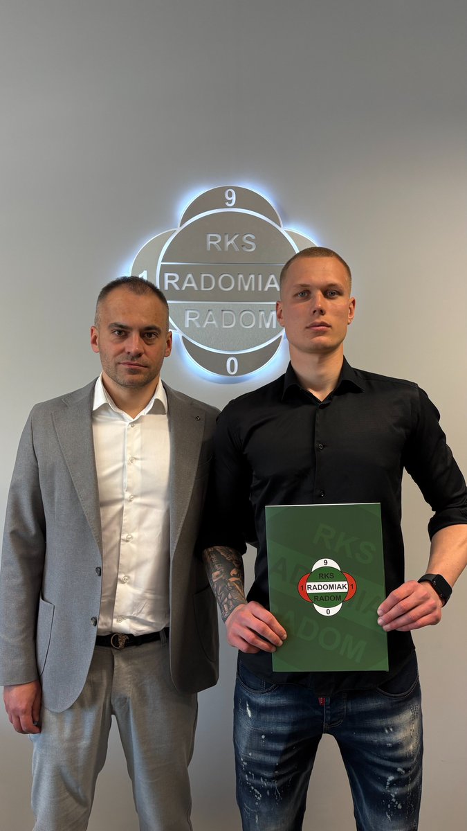ProSportManager's tweet photo. Michał Jerke z nowym kontraktem w @Radomiak_Radom. 🟢🟢🟢
Umowa obowiązywać będzie do czerwca 2029. ✍️✍️✍️
Powodzenia! https://t.co/QSlvRfVHqy