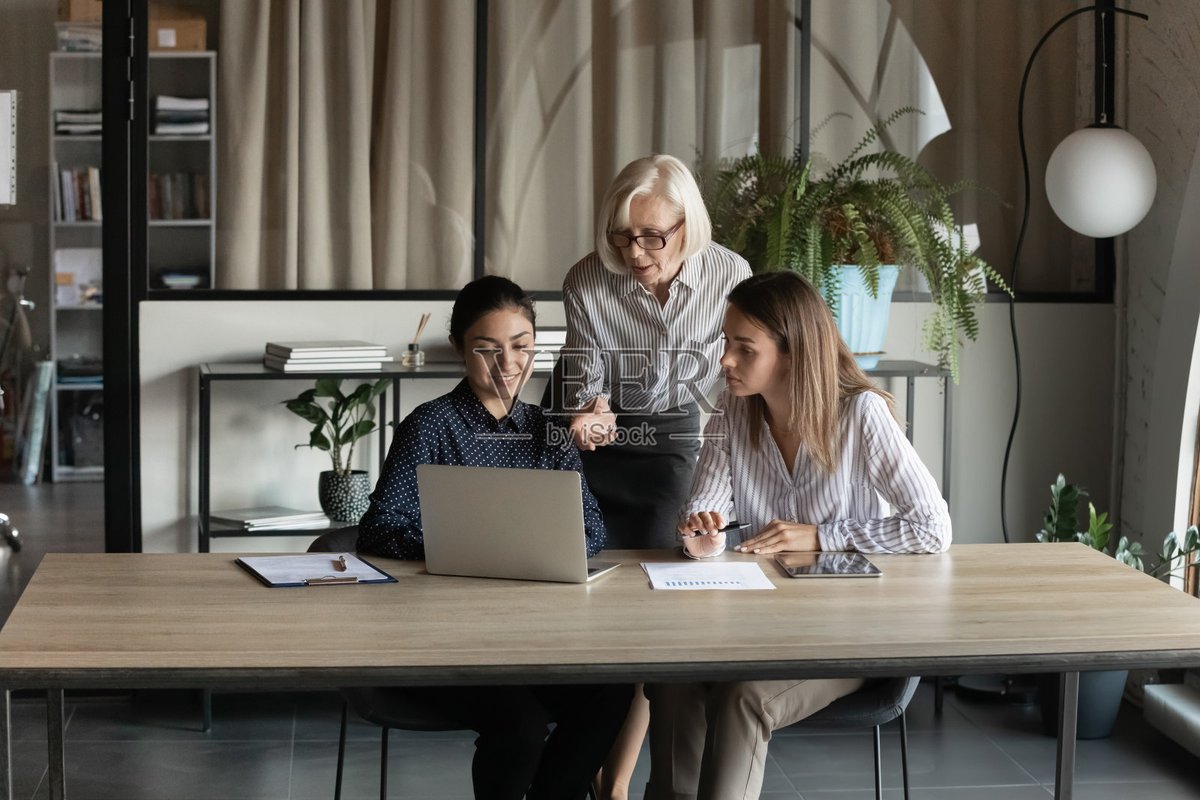 Mamadou93080228's tweet image. "Teamwork makes the dream work!  Whether brainstorming, problem-solving, or celebrating wins—every small contribution counts. Let’s keep creating magic together!  #Collaboration #TeamSuccess"