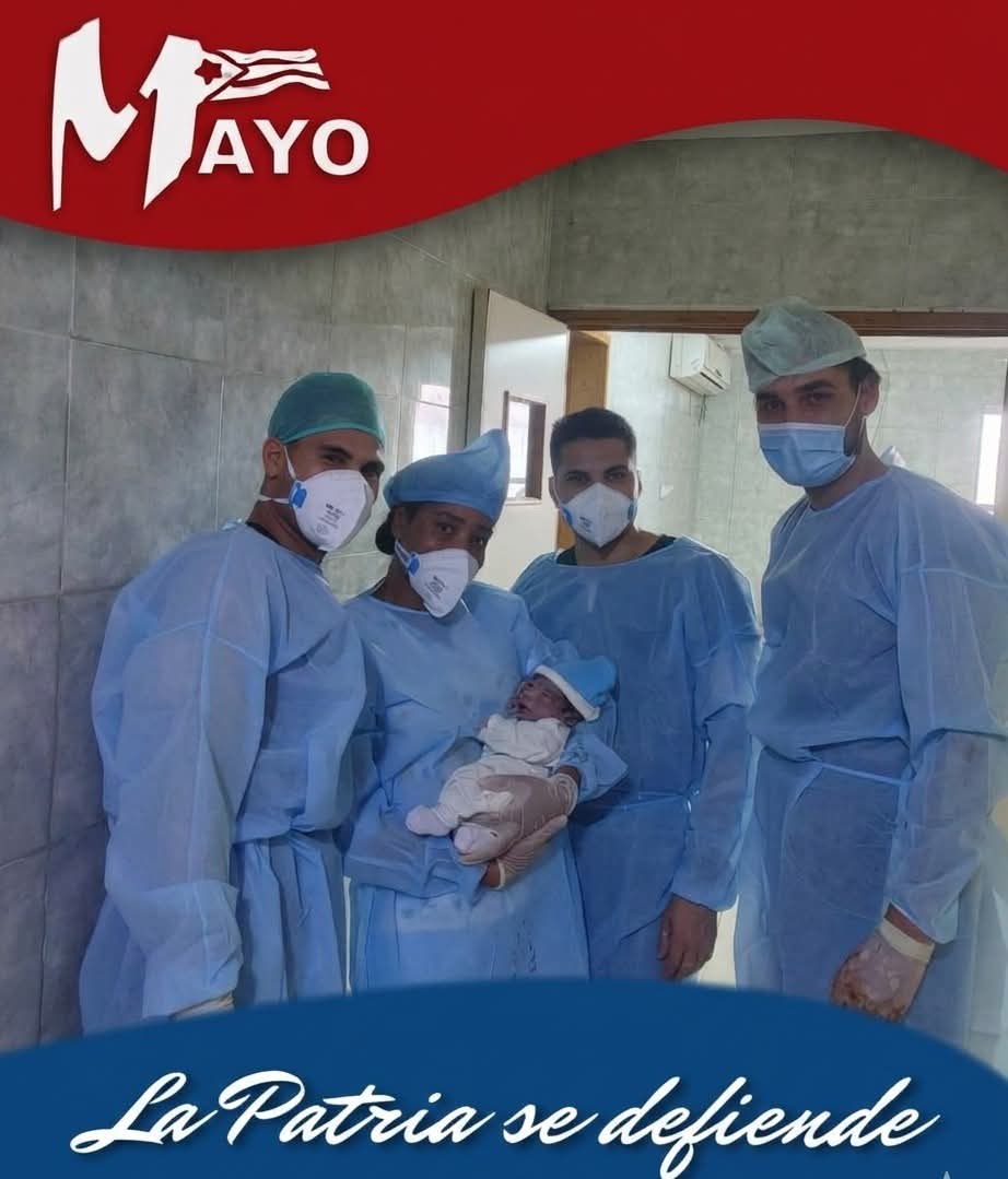#LaPatriaSeDefiende Colaboradores cubanos en otras tierras hermanas salvando vidas. #Cuba #PinardelRío