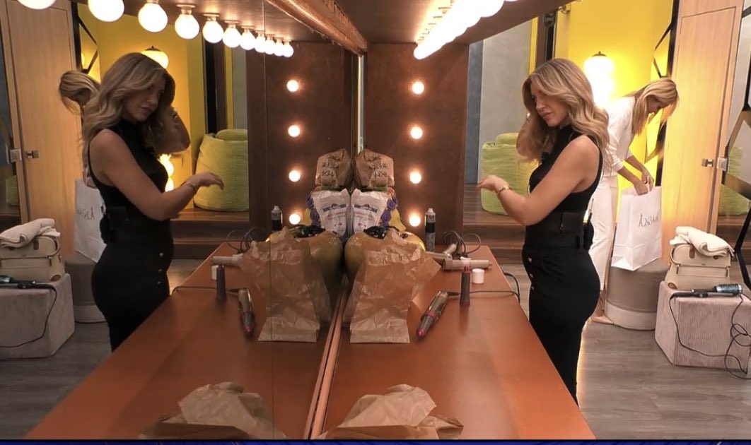 Non so se Lucia sia anche nella vita reale altrettanto elegante e sempre ben presentata. è davvero bello prendersi cura di sé in questo modo rimanendo naturali #gfvip