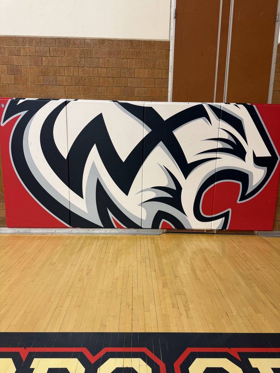 Coach_Brown5's tweet image. 📍 Looking for dogs that live in the trenches.⛓️⛓️‍💥
Win the line ❗️Win the game ‼️ 🐶🍖🏠

#GoDogs #ToughnessWins #PrideOfTheValley #DogPound #BewareOfDog