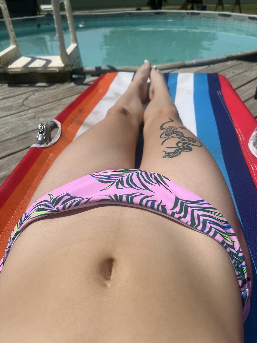 Fullacescouple's tweet photo. I’m trying to behave… but it’s not working 😈
Link’s where it always is 👀
#teasing #fyp #linkinbio #tempting https://t.co/vvrCIgGkas