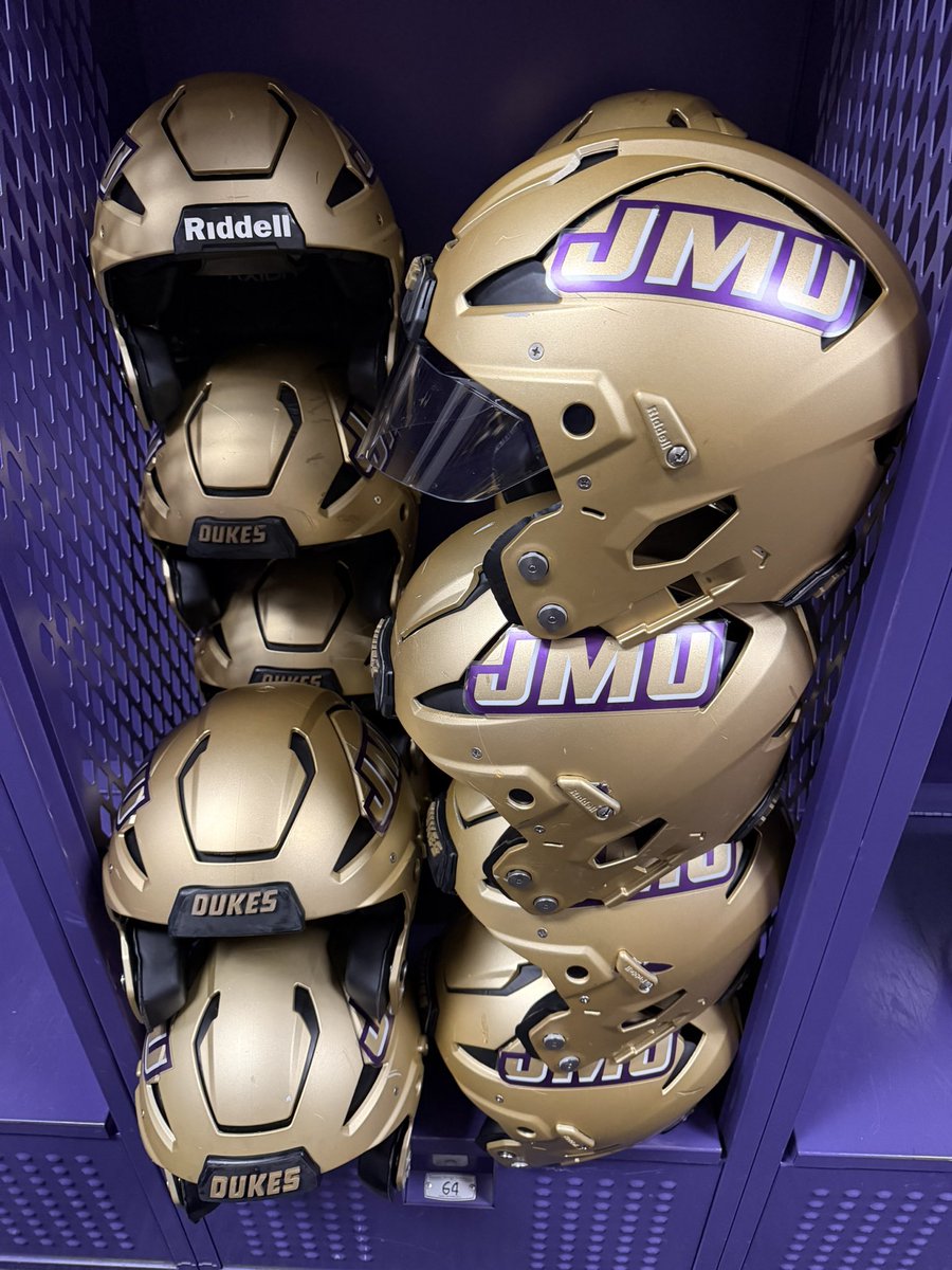 HelmetGuyTy's tweet photo. Great day to be a DUKE!!! @JMUFootball @JMUFBEquip 🔥 thank you @marchand_lynch @coach_bnapier @MattRoanAD for the help and support in @RiddellSports 🤝 The Gold Helmets will be ready to roll again for a great 2026 season 🏈 #GoDukes #TeamRiddell #AxiomTakeover https://t.co/FWs2EjAJ0l