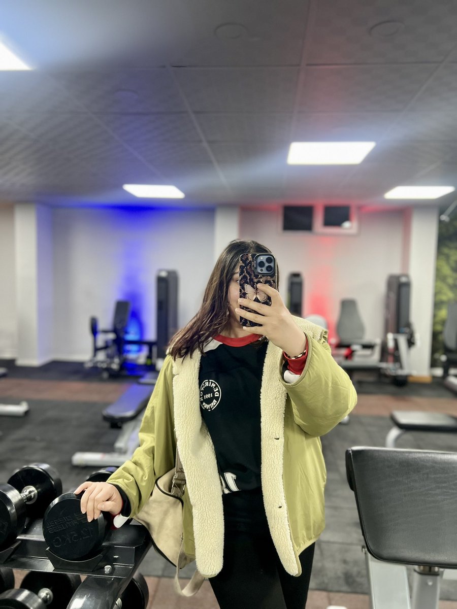 VagueXan's tweet image. En büyük rakibin, dün aynada gördüğün kişidir. 🩵

#pilates #SportsJobs #motivation #mardin #midyat