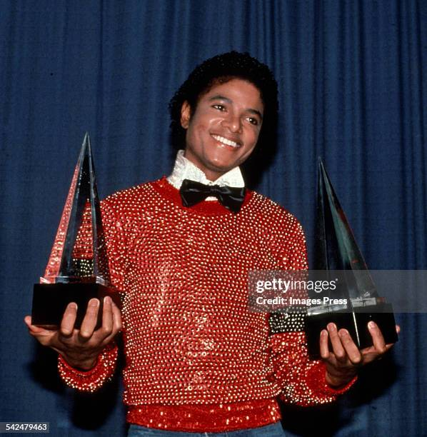 It took Michael Jackson less than 10 fucking days to surpass the 3-4 month worldwide gross of Elvis Presley's biopic. 🤣🤣🤣🤣

Queen is next