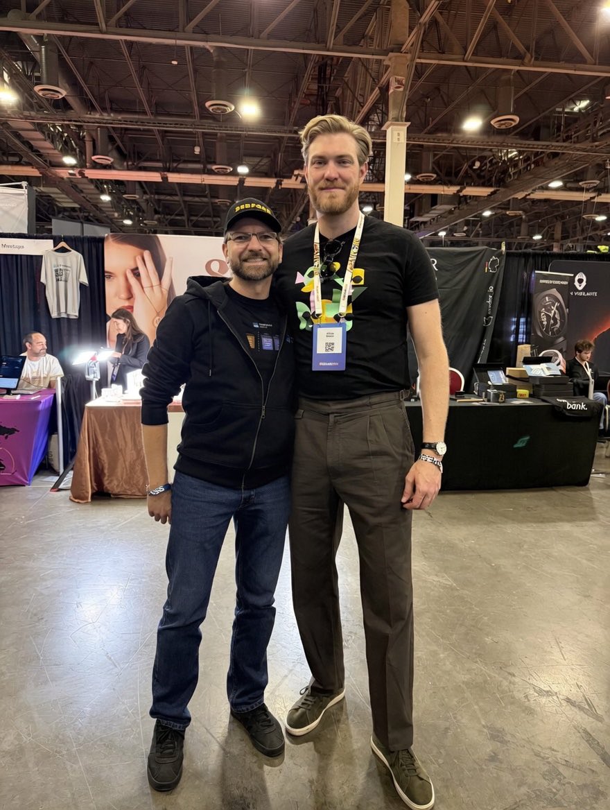 knorrium's tweet photo. Now that @TheBitcoinConf is over, @coinjoined and I want to know:

Would you rather be a big blocker or a small blocker? https://t.co/ZKz7fFCxZt