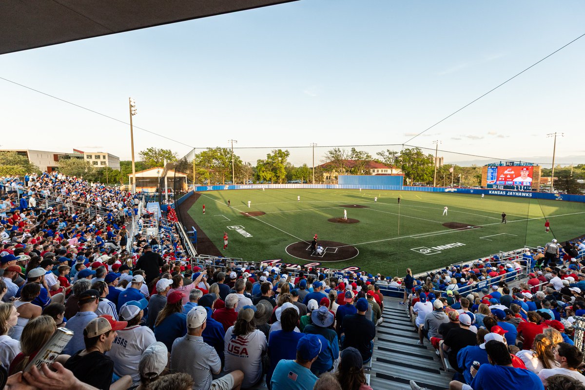 KUBaseball's tweet image. Excited to see Jayhawk Nation all weekend long ☺️

#RockChalk