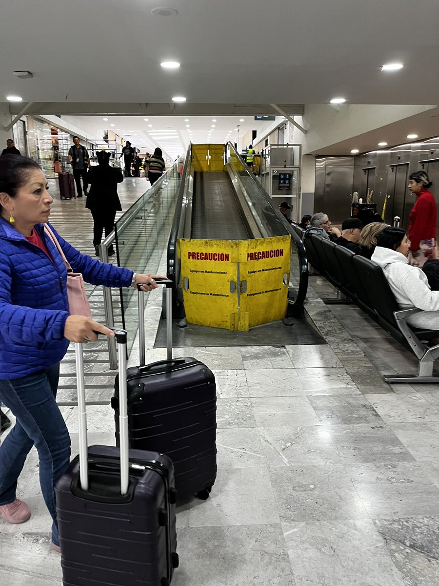 arnemx's tweet photo. El aeropuerto de la CDMX el día de hoy. Ya estamos listos, @FIFAWorldCup. https://t.co/9NQdFhIeeD