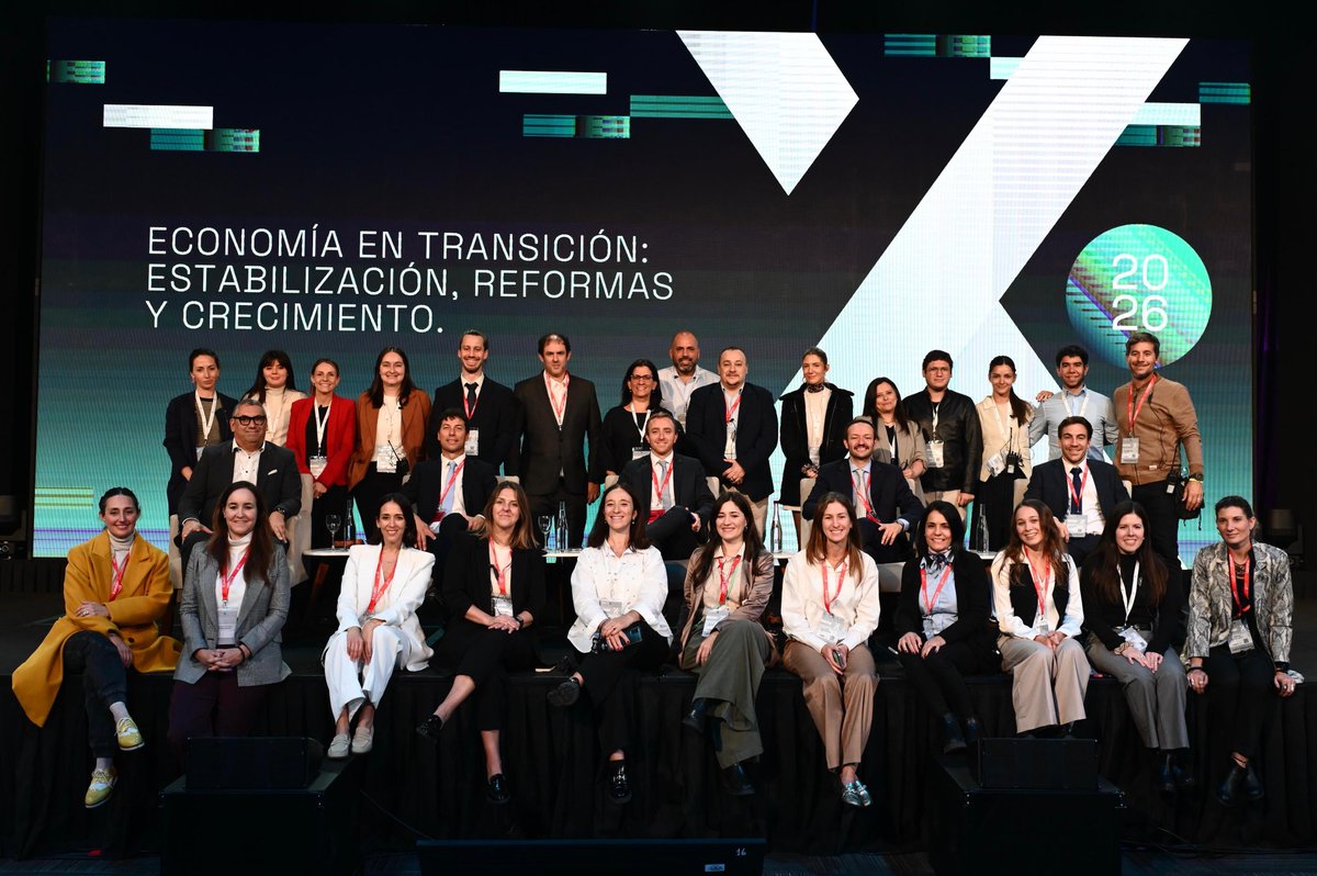 MatiasSurt's tweet photo. Un equipazo para un eventazo! Muy felices de haber dado todo en una nueva edición de @ExpoEFI, la 13°. Gracias a todos por ser parte: visitantes, empresas, disertantes, funcionarios, periodistas y equipo. Nos volveremos a ver🚀 https://t.co/NgLuUOZZI5