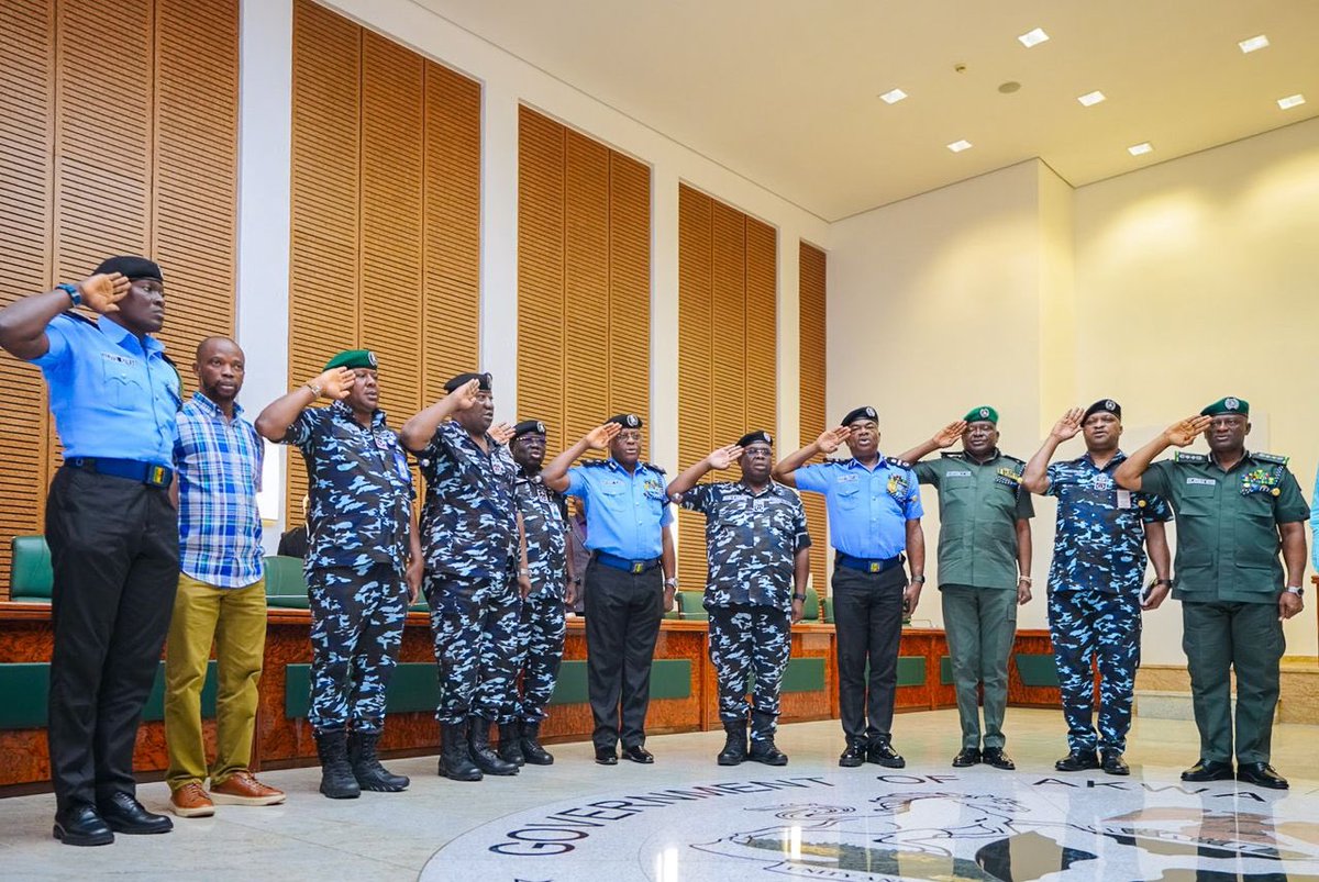 I received the Inspector General of Police, Tunji Rilwan Disu, at Government House, Uyo, during his courtesy visit.

I appreciate his kind words and recognition of our support to the Police and other security agencies. The peace we enjoy in Akwa Ibom is a result of strong