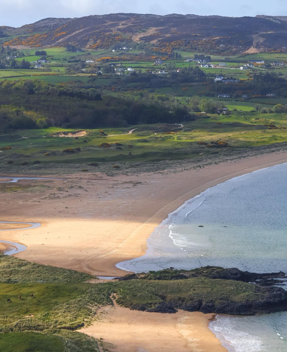 ThisIsIreland3's tweet image. A beach with a view, anyone? 🏞️ 🏖️ 

📍Portsalon Beach, Fanad Peninsula County Donegal ☘️

📸 Asif Shaoor

#Ireland #Donegal #Fanad #Views  #PortsalonBeach #Wildatlanticway