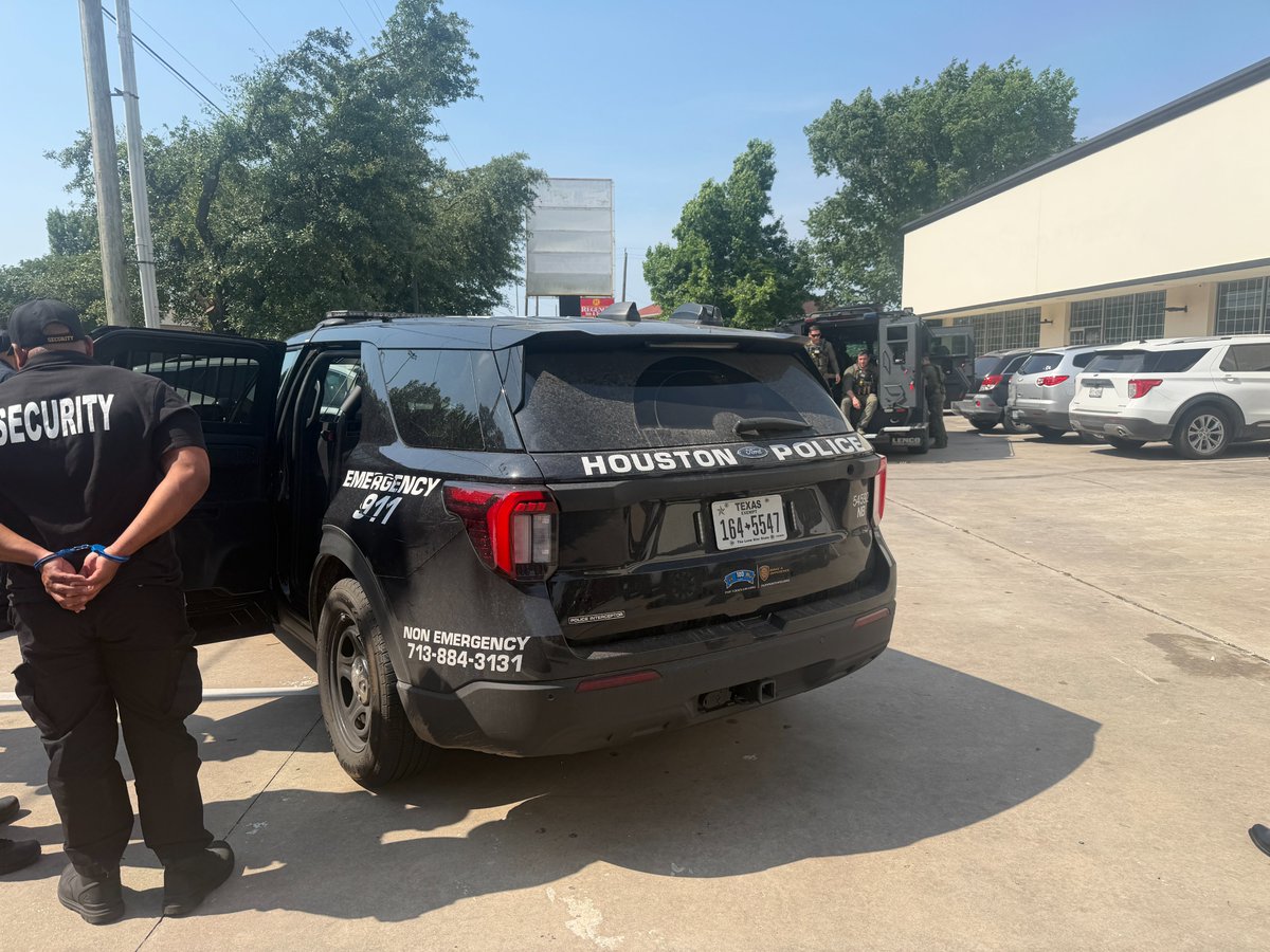 Houston Police tweet media