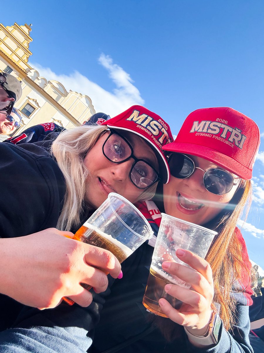 Dominickakuro's tweet photo. M I S T Ř I 🏆❤️ @JenickovaRenata 

Miluju to absolutně 🙏🏼❤️

#hosidekujem 
@hcpce https://t.co/r7WmoFxyJJ
