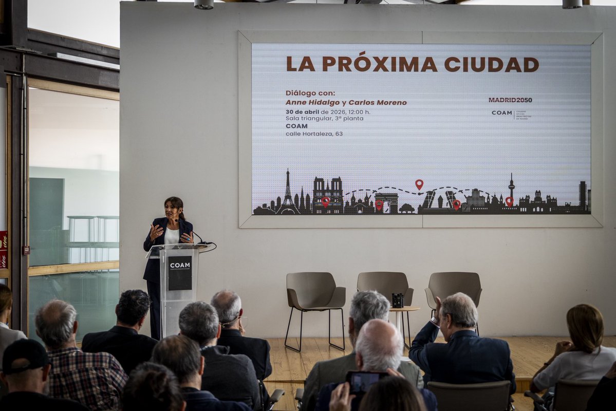 Qué placer escuchar a Anne Hidalgo y Carlos Moreno hablar del derecho a la ciudad.

Barrios vivos, derecho a una vivienda asequible y bonita y espacios públicos para convivir. Menos coches, más comunidad.