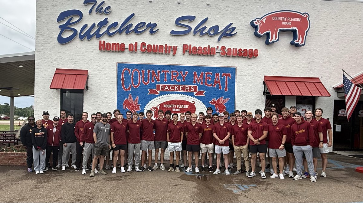 FordPemberton's tweet photo. Thank you Mr. Henry &amp; Mrs. Julyn!

@CountryPleasin | @ULM_BSB https://t.co/JJIjnCljTI
