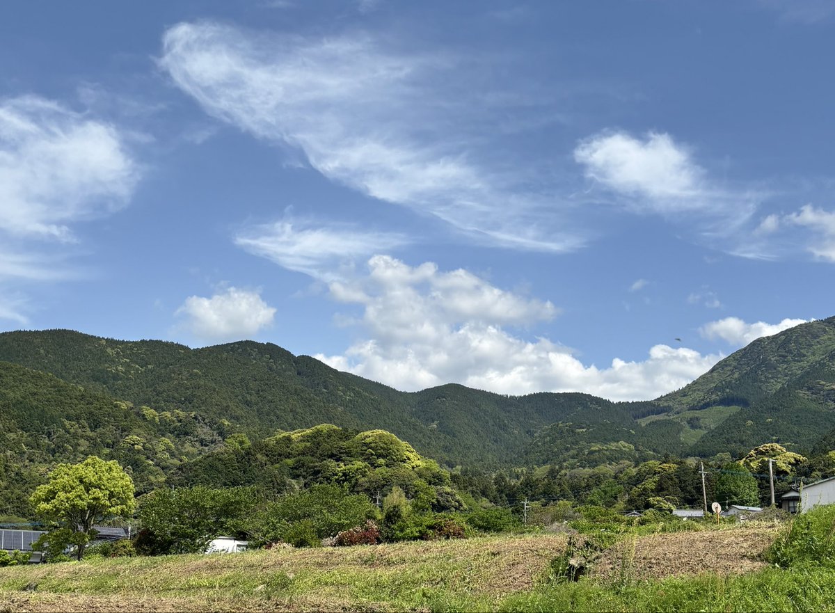 yurulinn's tweet photo. 💐 5月 🎏🧒🏻��🏻🍭

２日(土)フラワームーン🌕
31日(日)ブルームーン🌕
     ２度目の満月・今年最小の満月
     ごく稀なこと=once in a blue moon
     見ると珍しい出来事が？起こるかも？🥳

10日(日)母の日
     会えなくてもいつも感謝してます😌

✨️GW✨️貴重な休日を有意義に楽しもう🙌 https://t.co/tJCIHsCyVK
