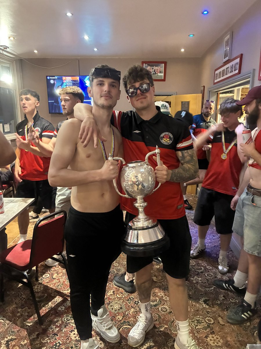 RhysW2212's tweet photo. 25/26⚽️🏆
A season to remember forever🔴⚪️ https://t.co/HLUbKh99IQ
