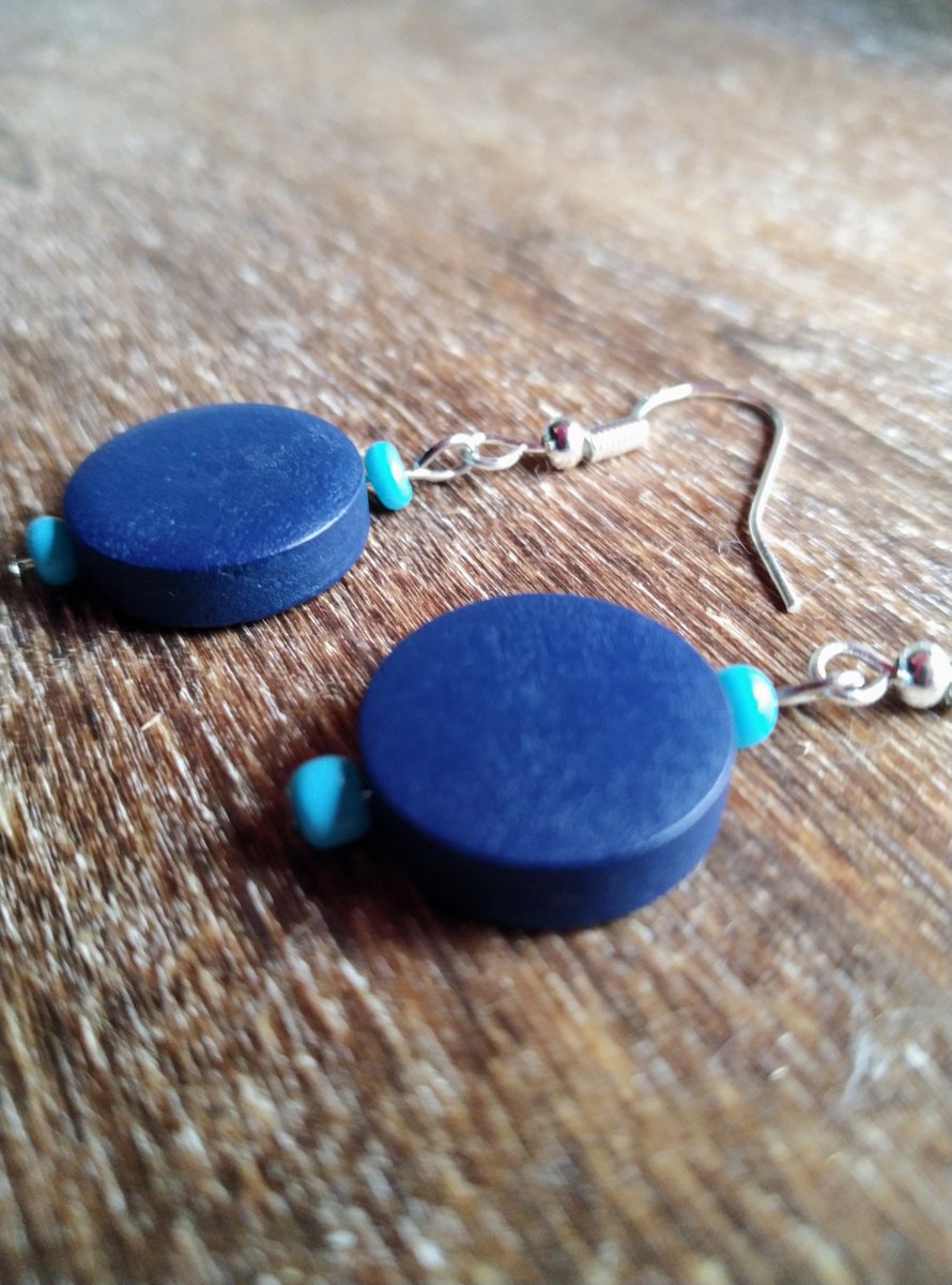 mena_callaghan's tweet image. 🌊Ocean-inspired blues for summer🌊
New handmade earrings from The Crafty Handmaiden,
💚Lightweight &amp;amp; easy to wear.
💚Adds a splash of colour to any outfit.
PM to purchase
for more visit👇
craftyhandmaiden.my.online.store
#earrings #summerfashion #accessories #stylegoals