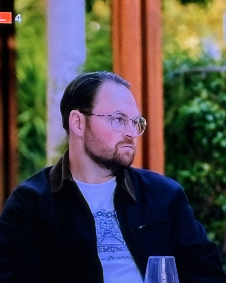 Cermisan's tweet photo. #mafsnl
Ik heb chat GTP gevraagd om deze man te laten lachen. Dit is het resultaat. https://t.co/vPJErnEkEU