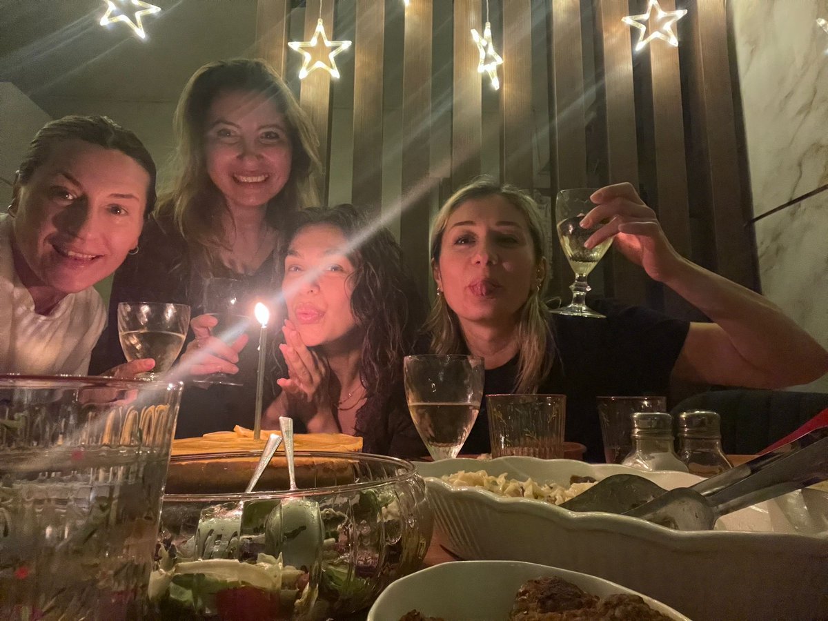 DemetSisik's tweet photo. Ay ay iyi ki doğmuşum yahuu !!! https://t.co/v0eZaZF39Q