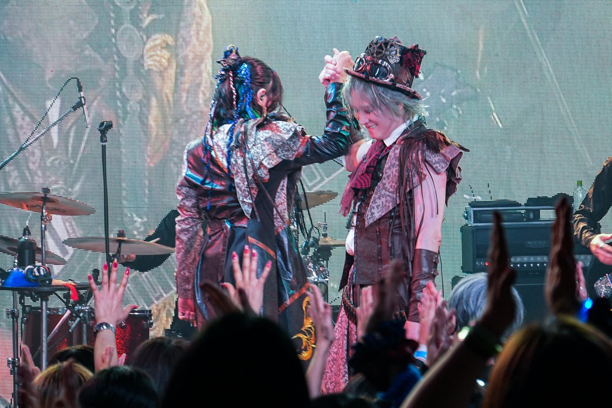 【ライヴレポート】michi.、ソロワンマンのアンコールでALICE IN MENSWEARの新曲披露「ギタリストは“誰かな？”」

barks.jp/news/1064199/#…
#michi #ALICEINMENSWEAR
