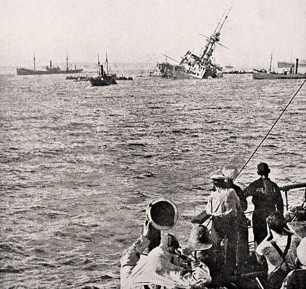 DailyTurkic's tweet photo. British soldiers watching their ships being sunk by Turkish fire, Gallipoli, 1915. https://t.co/k6g4pGfx5W