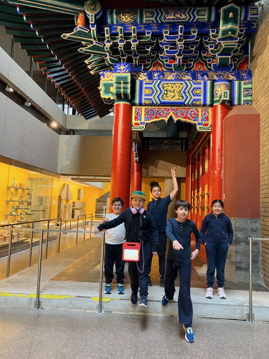 StRita_CS's tweet image. Our St. Rita students had an incredible day exploring the Royal Ontario Museum! 🏛️ From ancient civilizations to natural wonders, curiosity was alive in every gallery. Learning beyond the classroom at its best! #StRita #TCDSB #ExperientialLearning