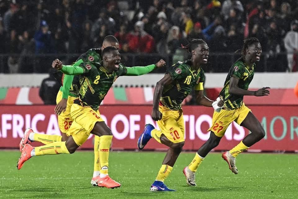Some journeys leave a mark forever, this is one of them.

After Coach Tom Saintfiet’s departure, my chapter with Mali also comes to an end. More than football — people, passion, pride, belonging.

I put my heart into every moment. Mali gave me memories for life.

Thanks 🇲🇱