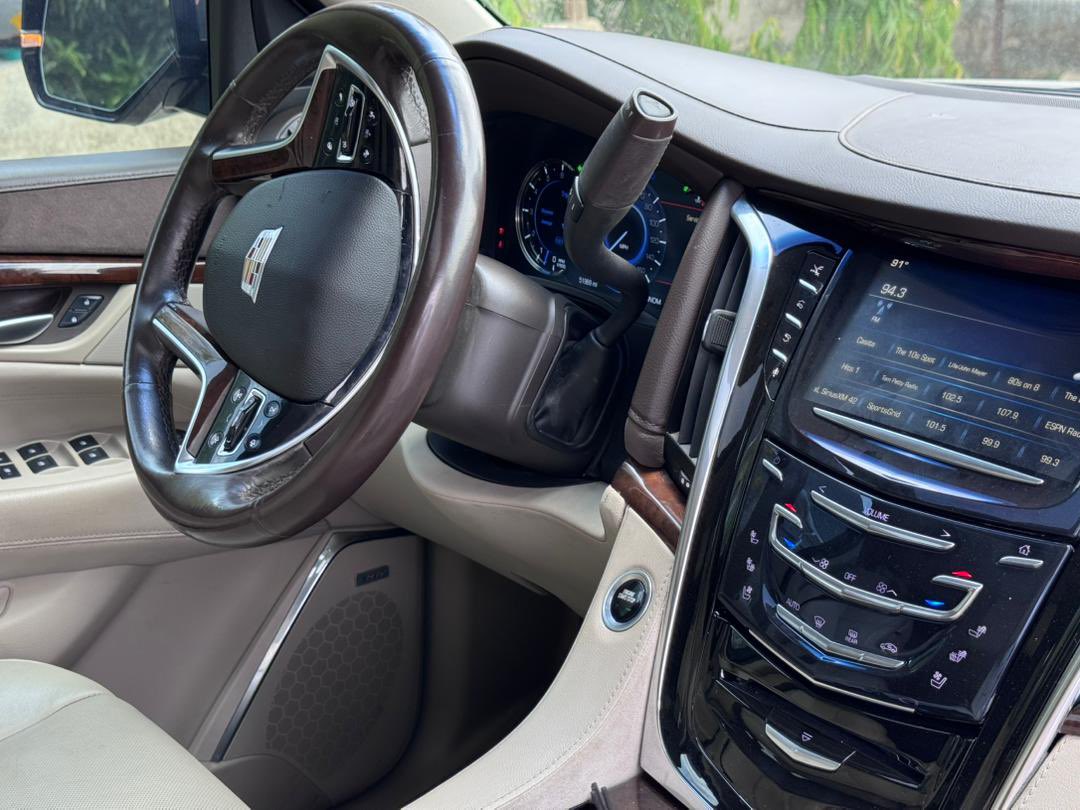 QUIVER_AUTOS's tweet image. FOREIGN USED 

2016 CADILLAC ESCALADE 

PRICE  DM  

☎️09060186807

📍ABUJA 

#trend  #top  #viralnow  #escalade