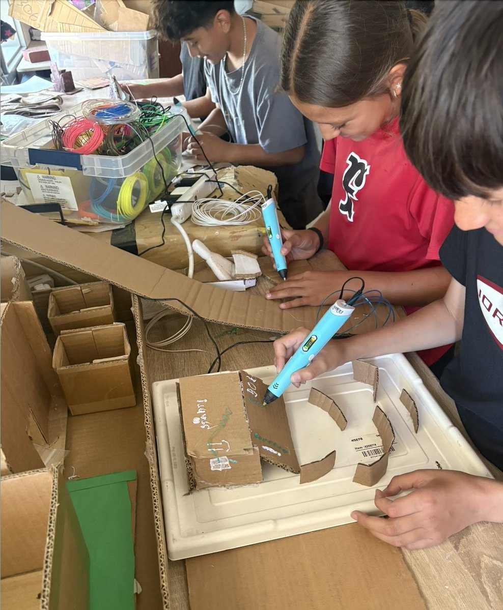 igoodinscal231's tweet image. Thank you @BurtonSchools @Burton_EPF for the amazing minigrant of @3D pens.  @SCIABEARS #design students are loving them!  #engagement #fun #learning #creativity #bringimaginationtolife #thankyou