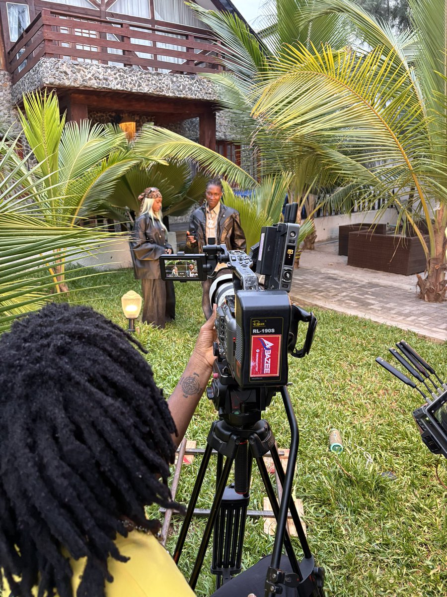 inanz_69's tweet photo. Directed the new Qing madi and Zinoleesky music video. Y’all go run it up on YouTube! https://t.co/6RYghPRfCX