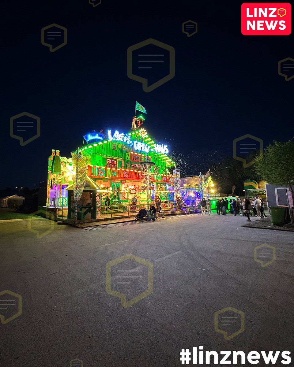 linzdotnews's tweet image. 🎉 Urfix Eröffnungsabend!
🎡 Seit 17 Uhr dreht sich die Gaudi am Markt.
🎢 Betonpoller nun mit "Gewand", die neuen Fahrgeschäfte sind Anziehungspunkte, insgesamt wirkt der falsche Freitag aber nicht wirklich gut besucht.

#urfix #start #linz #urfahrmarkt