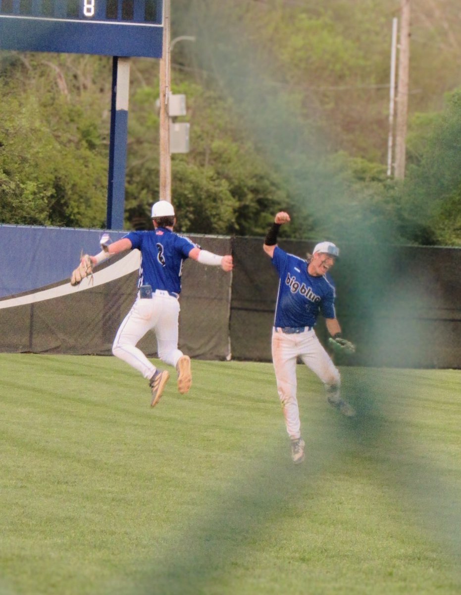 brodyjeffro2028's tweet photo. 1st Half of season stats!
AVG: .409
H: 20
1B: 14
2B: 5
3B: 1
SB:15
@HHSBaseball__ @Cincy_Legends 
@PrepBaseOHScout 
@weldyprep 
@PG_OhioValley https://t.co/OJ20SYMOEv