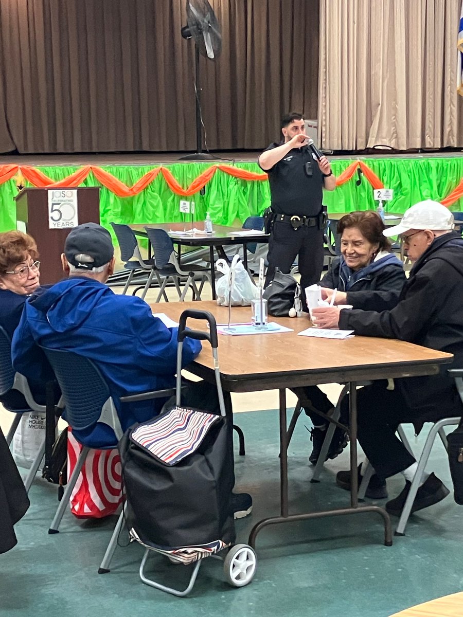 NYPD 101st Precinct tweet media