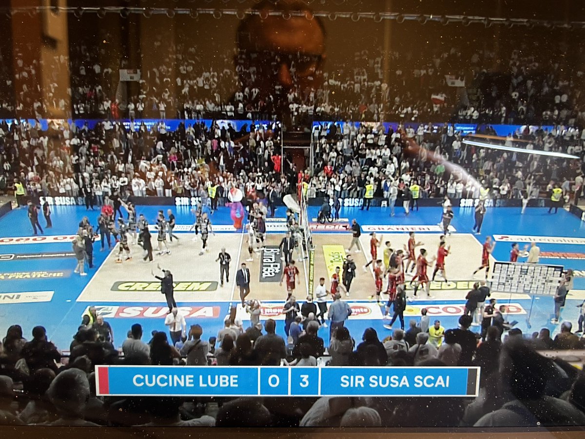 Bidon1972's tweet photo. Absolutna dominacja @SIRVolleyPG w pierwszym meczu finałowym @SerieA 
Kamil Semeniuk solidnie - 7 pkt. Dziś wspierał kolegów Ben Tara 15, Płotnicki 11, Russo 11 https://t.co/zJYgss8TaR