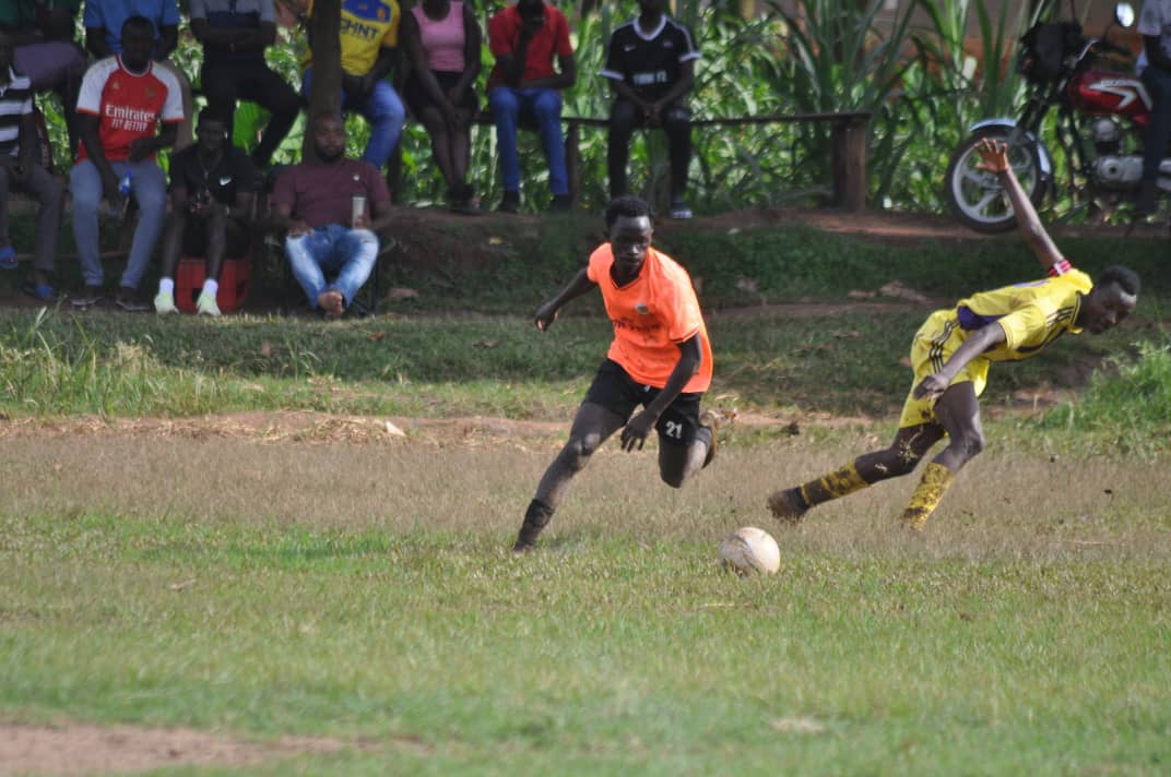 EdwinPogba6's tweet photo. Ivan "Kanda" Agamire making impressive performance in the Kampala Regional league.
Since joining Black Star FC in January transfer,
5 goals scored, 8 Assists in 13 games
Played for Buddu last season, bt has received offers frm Mawokota ,Busiro & Kyaddondo
#EdwinUpdates https://t.co/3FkNOxjhqR