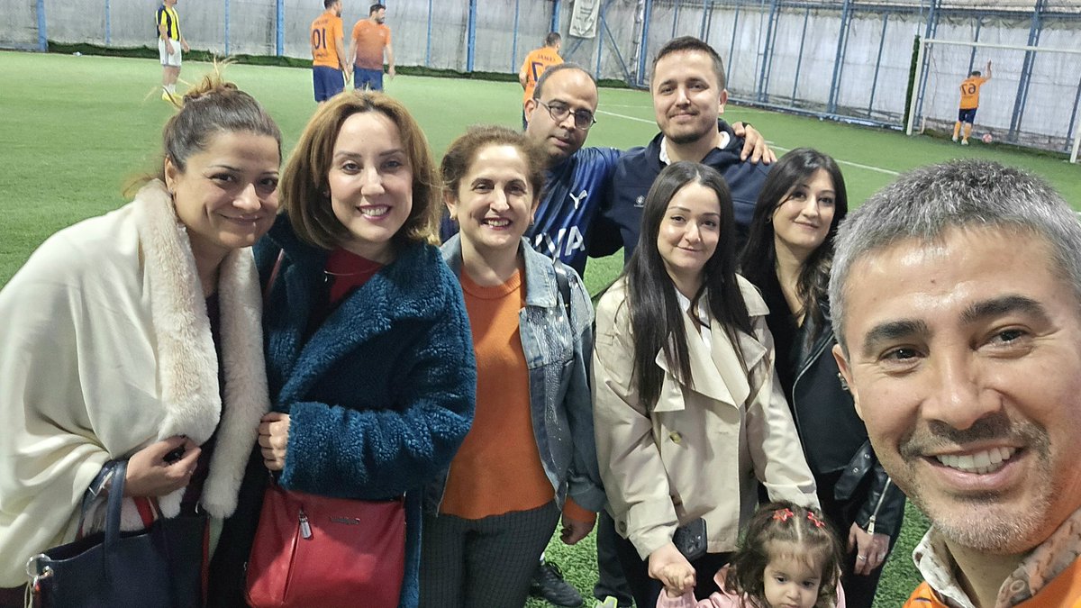tuncayozen's tweet photo. 30 Nisan 2026 Perşembe Kurumlar Vergisi son gününde Halı Saha Meslektaş Dostluk Buluşması https://t.co/hVcmOHbQTN