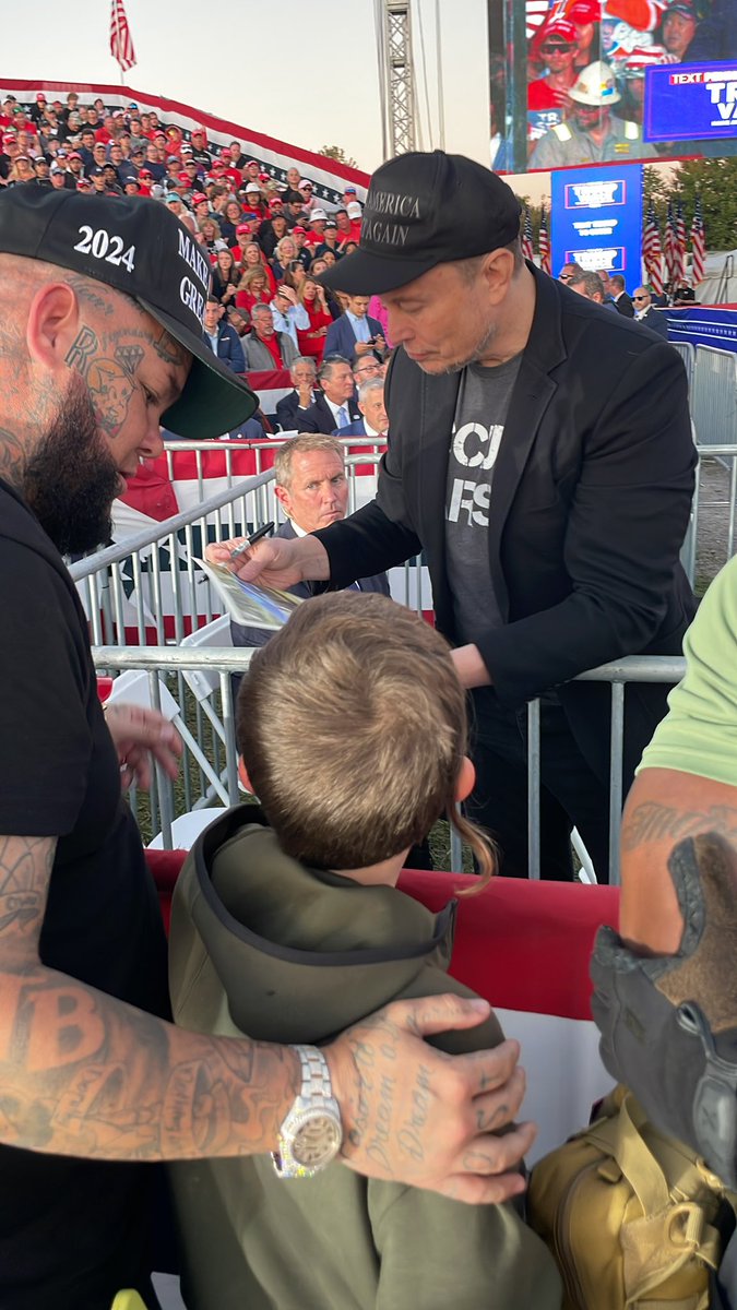 ForgiatoBlow47's tweet image. Elon Musk has always been a solid human being. I remember at the Butler rally, this kid was dying to meet him, so I walked him over and Elon took the time to sign a picture of a Cybertruck for him. Small moment, but it meant everything to that kid. Those are the things people