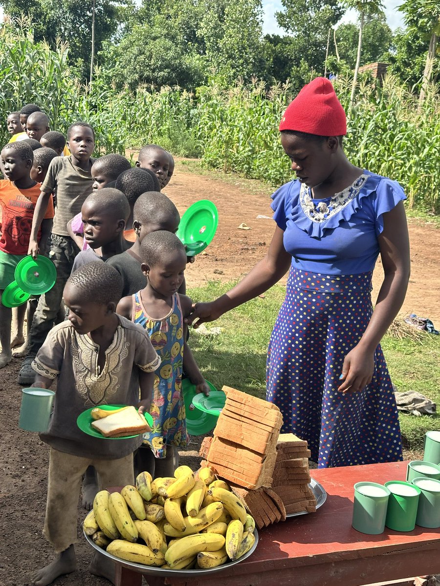 kutega01's tweet image. Hey family friends and everyone out there.  We here to ask for a hand of assistance over our beloved children who are starving and suffering for what to eat. Please 🙏 donate to get them anything so that they can eat and be healthy. #love #support #charity #humanity #usa #cute