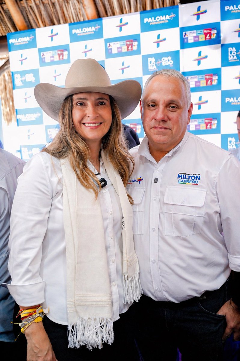 miltonvcarreno's tweet photo. Bienvenida al Meta, @PalomaValenciaL. Colombia no se recupera sola, la sacamos adelante unidos. Desde esta tierra estamos firmes, trabajando por el país que sí es posible. ¡Vamos Colombia! 🇨🇴 https://t.co/E0nHQ8UwNz