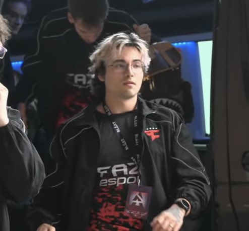 faze fujoshi tweet media