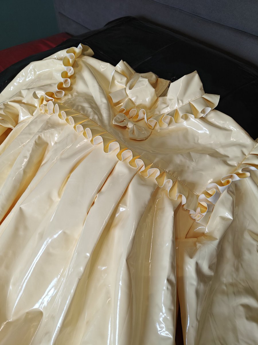 coatrPL's tweet image. New PVC nightdress #plasticfetish #pvc