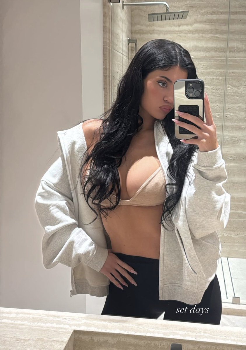 acervo kylie jenner tweet media